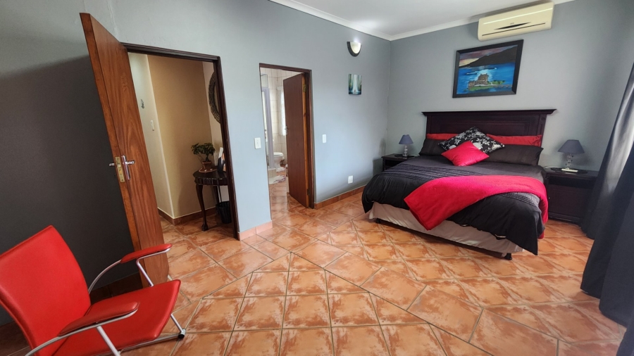 7 Bedroom Property for Sale in Bayview Western Cape